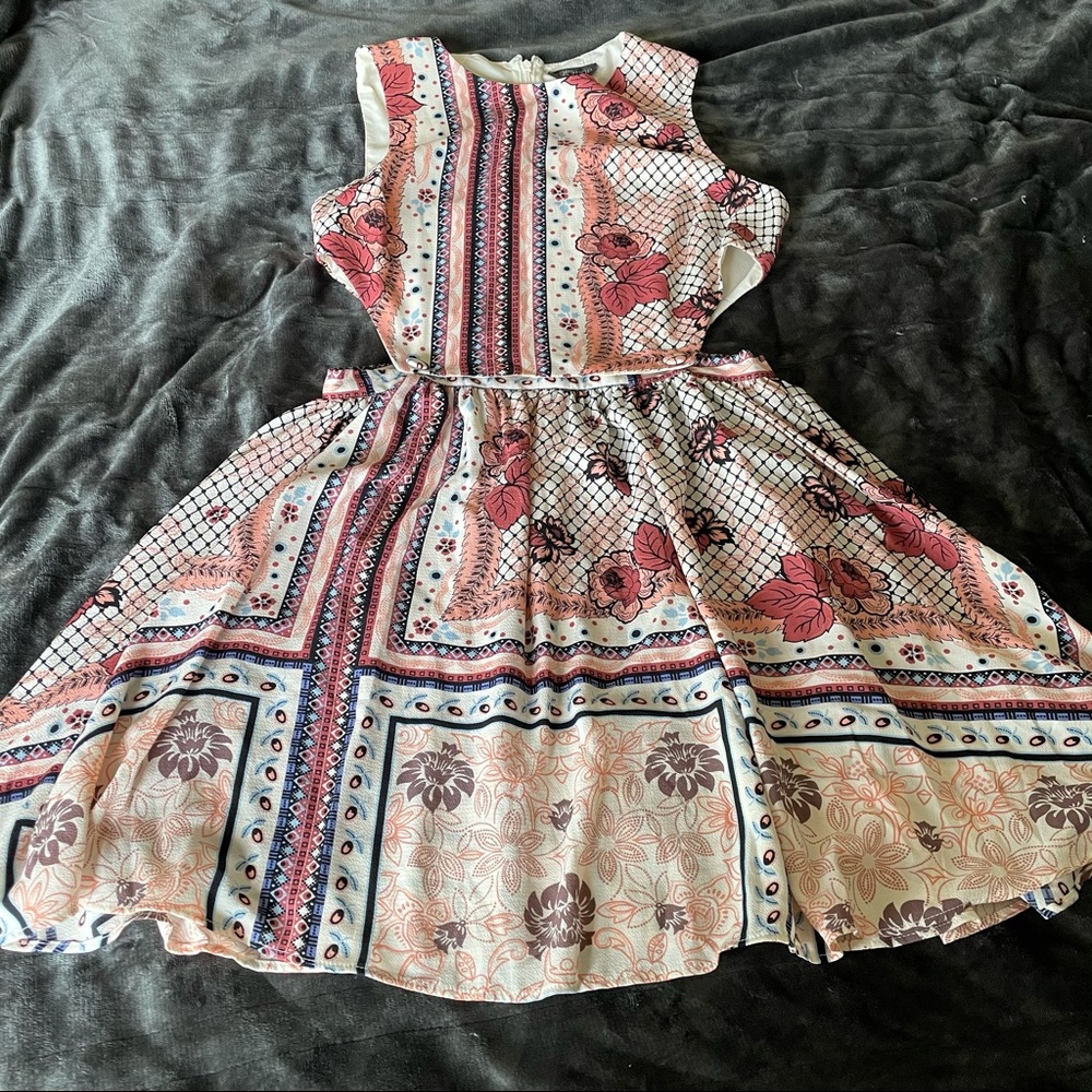 Topshop Women’s Floral Romper w/Cut Out Sides  Sz 8